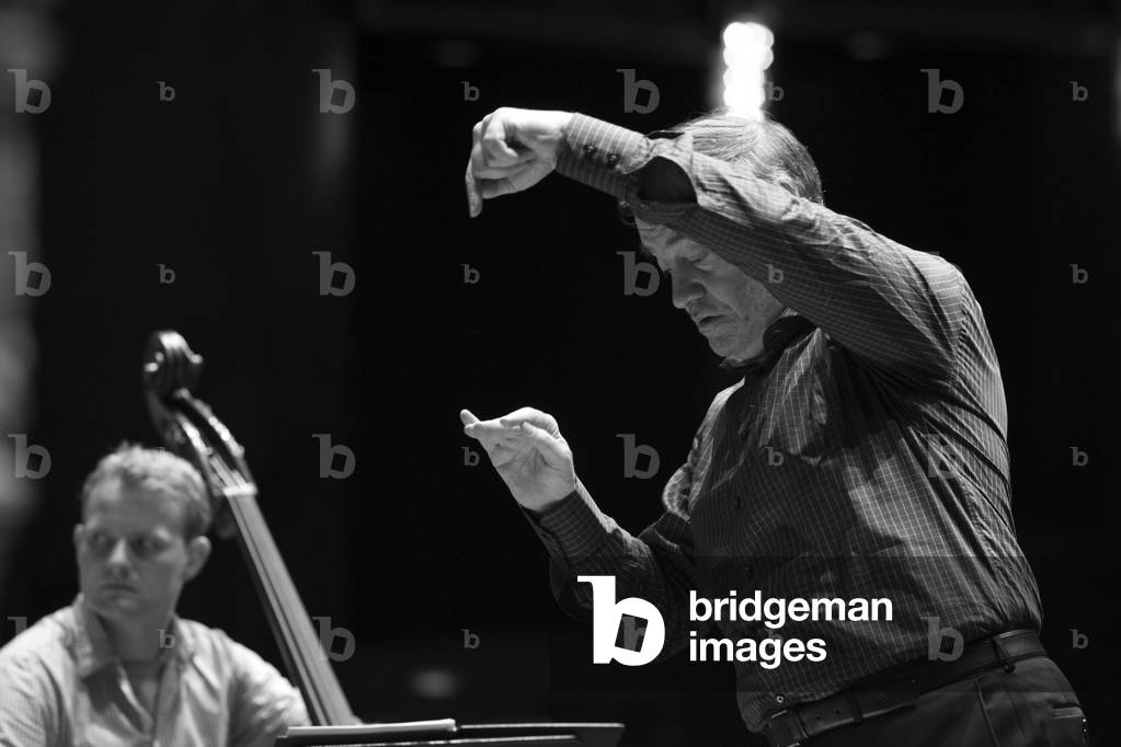 "Valery Gergiev dirige la Filarmonica di Vienna" di Marion Kalter, b/w