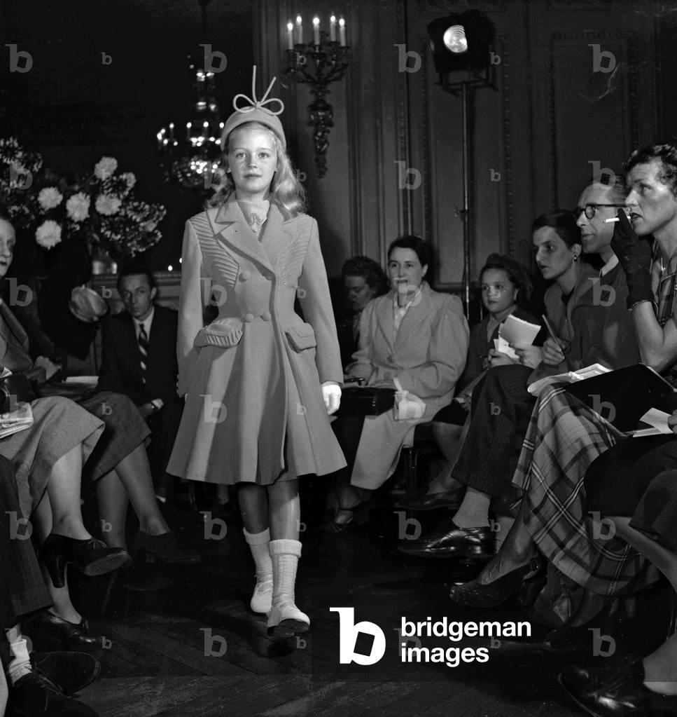 Bild von Fotografie "Jane Sylvain Modenschau (Kindermode)" 1949, b/w