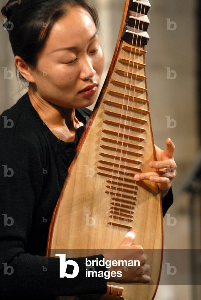 Liu Fang beim Saintes Festival, Frankreich, 2011 (Foto)