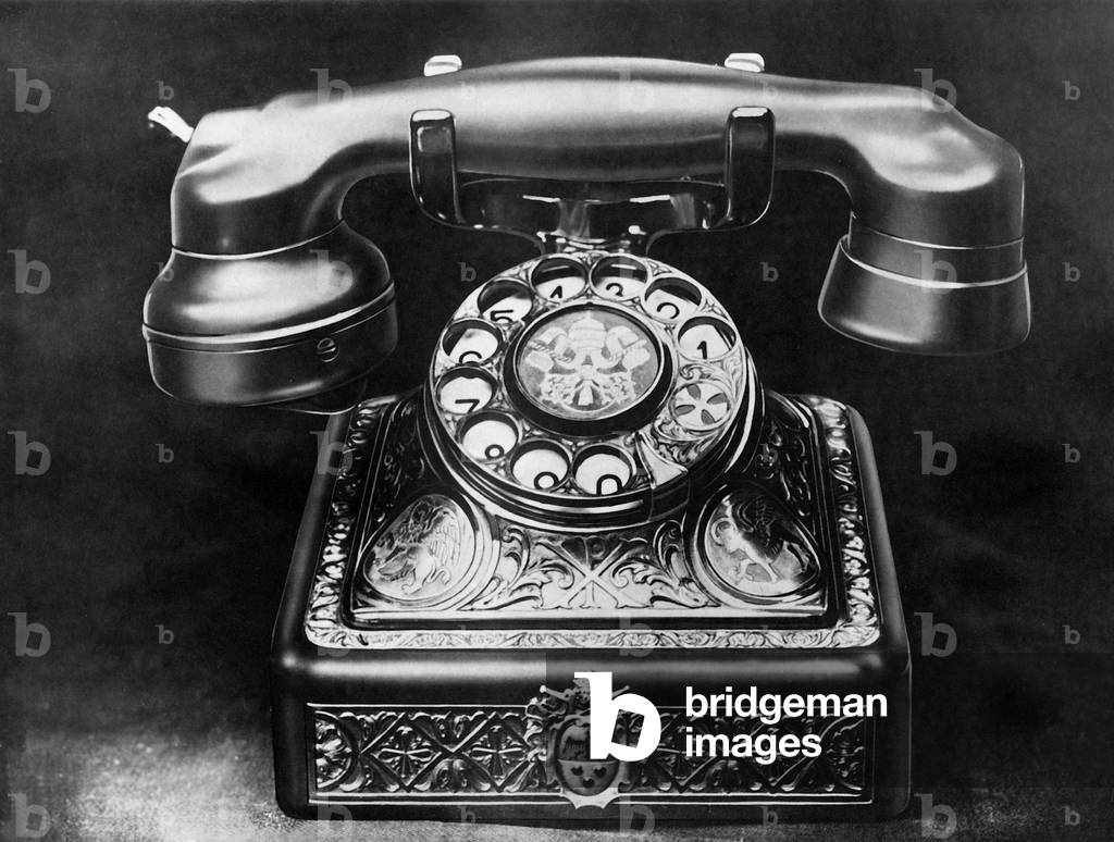 Bild von Fotografie "Telefonset von Papst Pius XI." 1930, b/w
