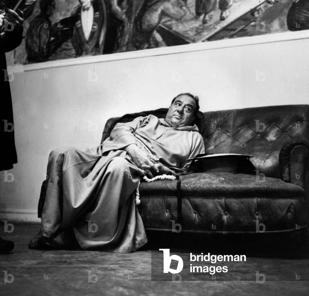 Image de Photographie représentant L'acteur français Raimu sur le plateau des hoboes de cinéma au Paradis en 1