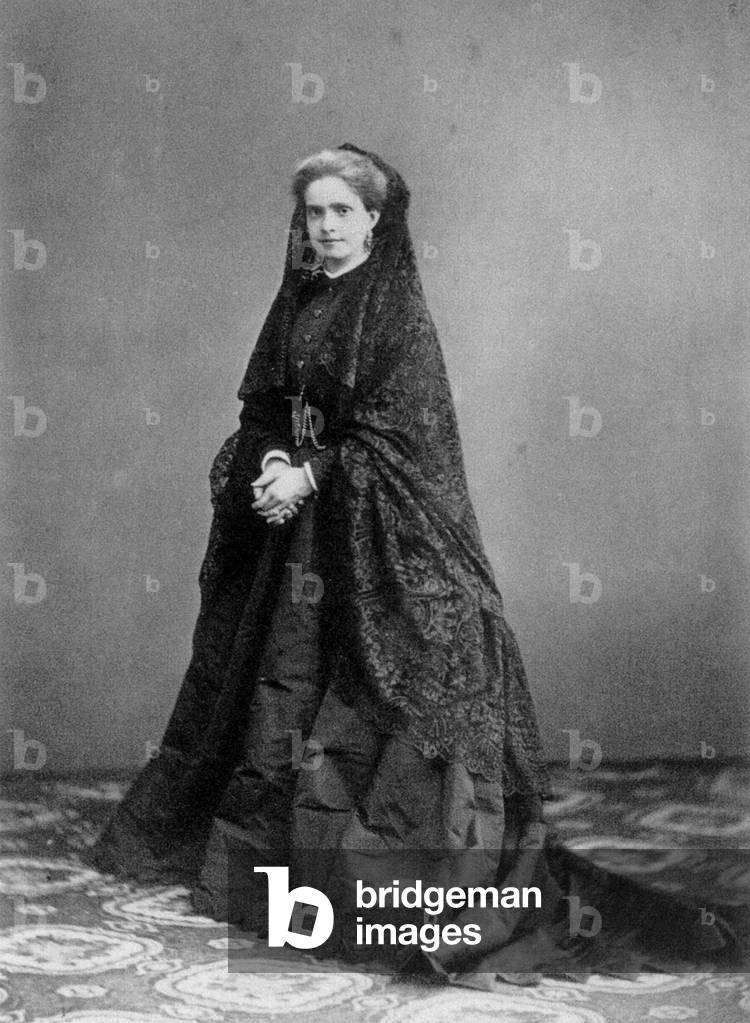 Immagine di Fotografia "Regina Maria Pia di Savoia" 1867 di Henri Le Lieure, b/w