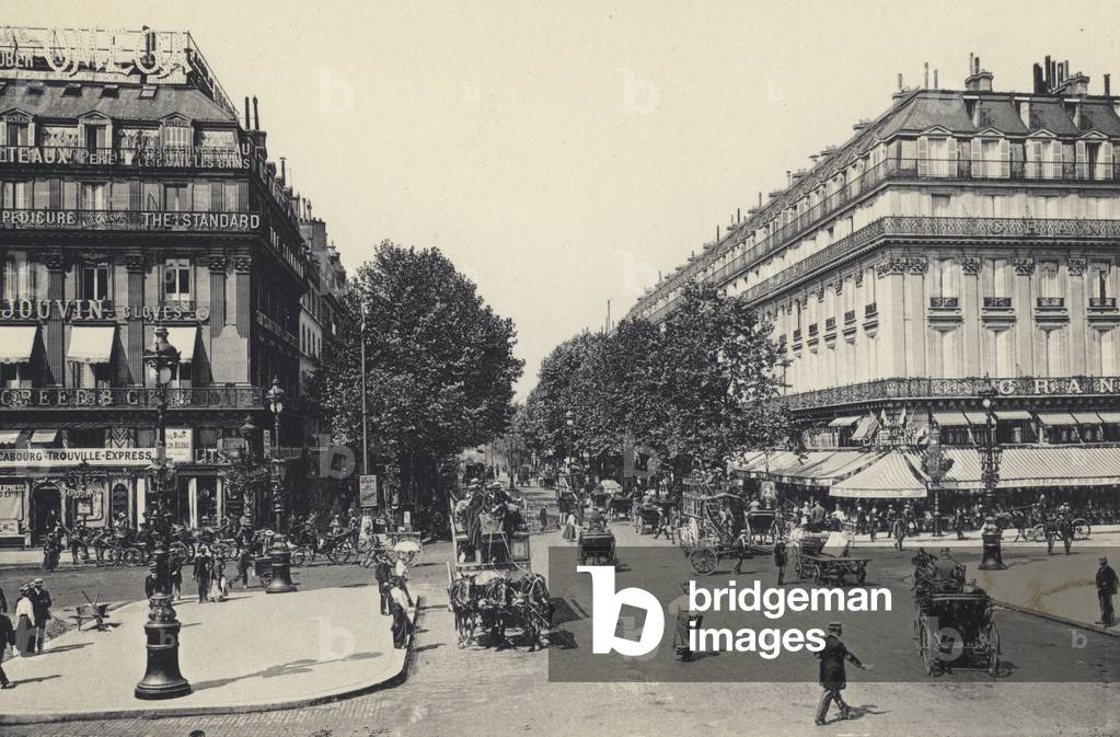 Immagine di Fotografia "Parigi: Perspective du Boulevard des Capucines et le Grand Hotel (foto b/n)" 1910 di F