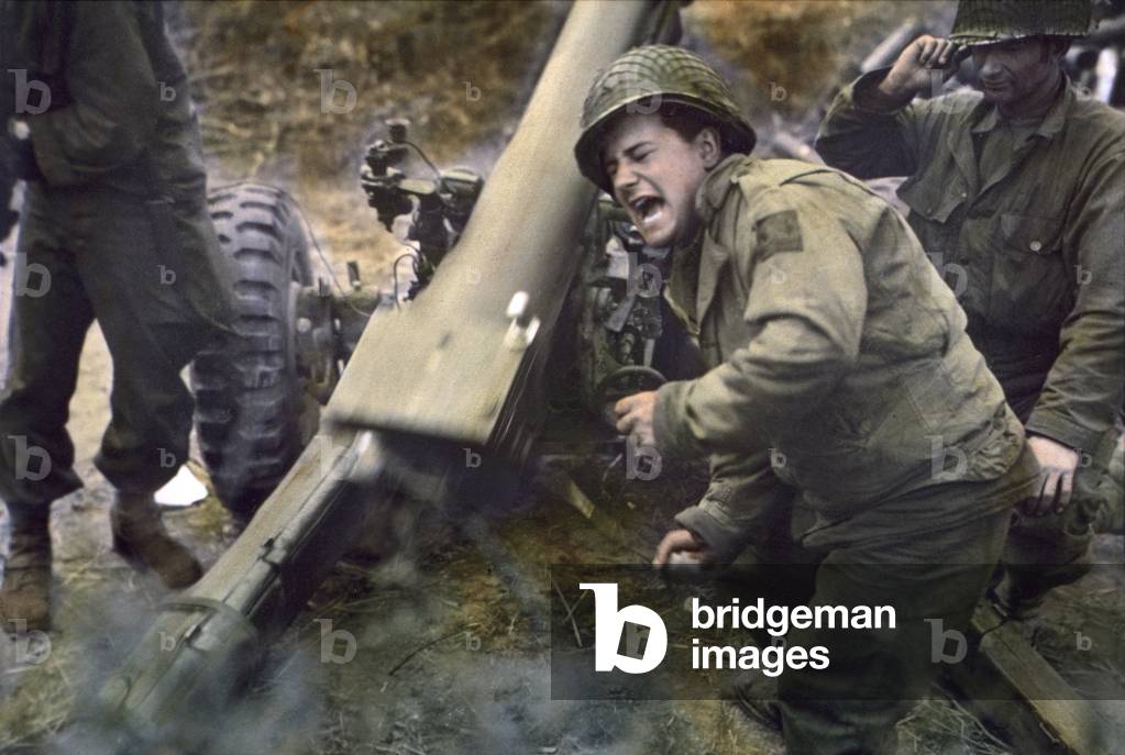 Amerikanische Haubitzen Shell deutsche Streitkräfte Rückzug in der Nähe von Carentan, Frankreich, Franklin, US