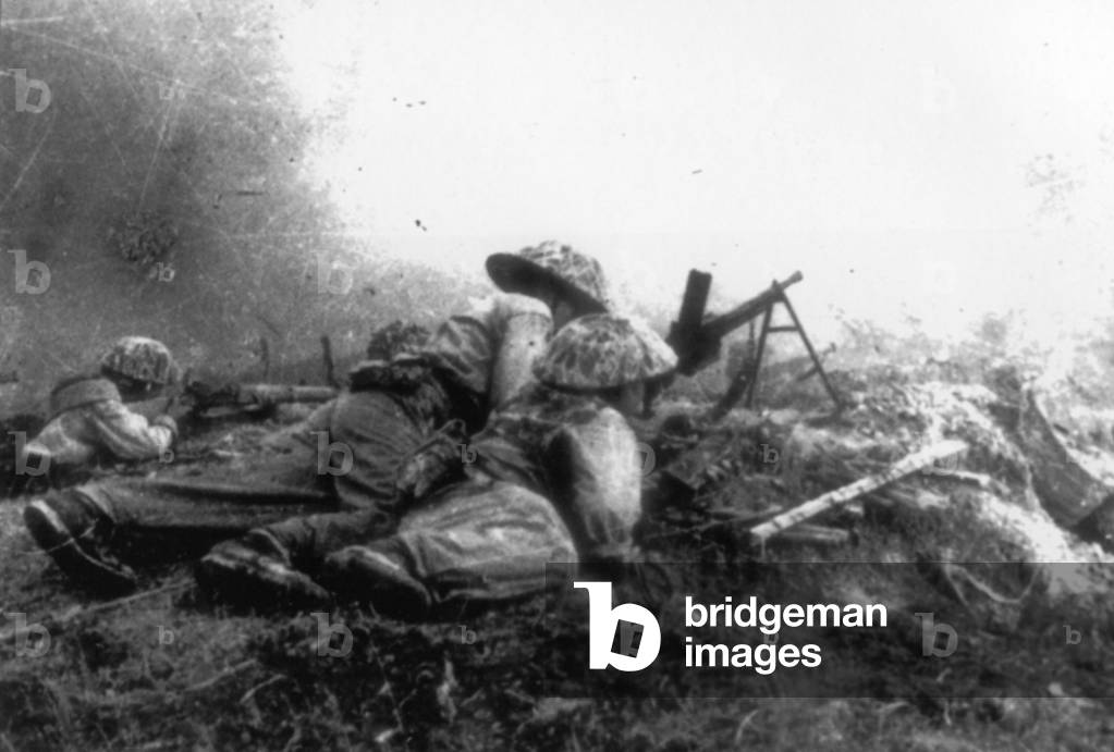 Image of Vietminh soldiers forming many ambushing troops to snipe the