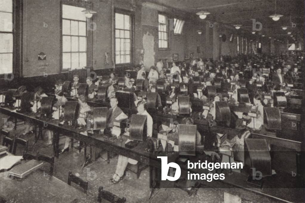 Bild von Fotografie "Im Central Telegraph Office" 1901 von English Photographer