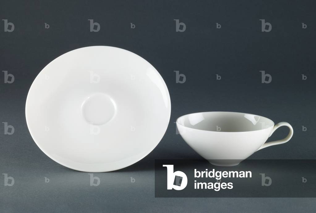 Tazza e Piattino da caffè, c.1942-43 (porcellana smaltata)
