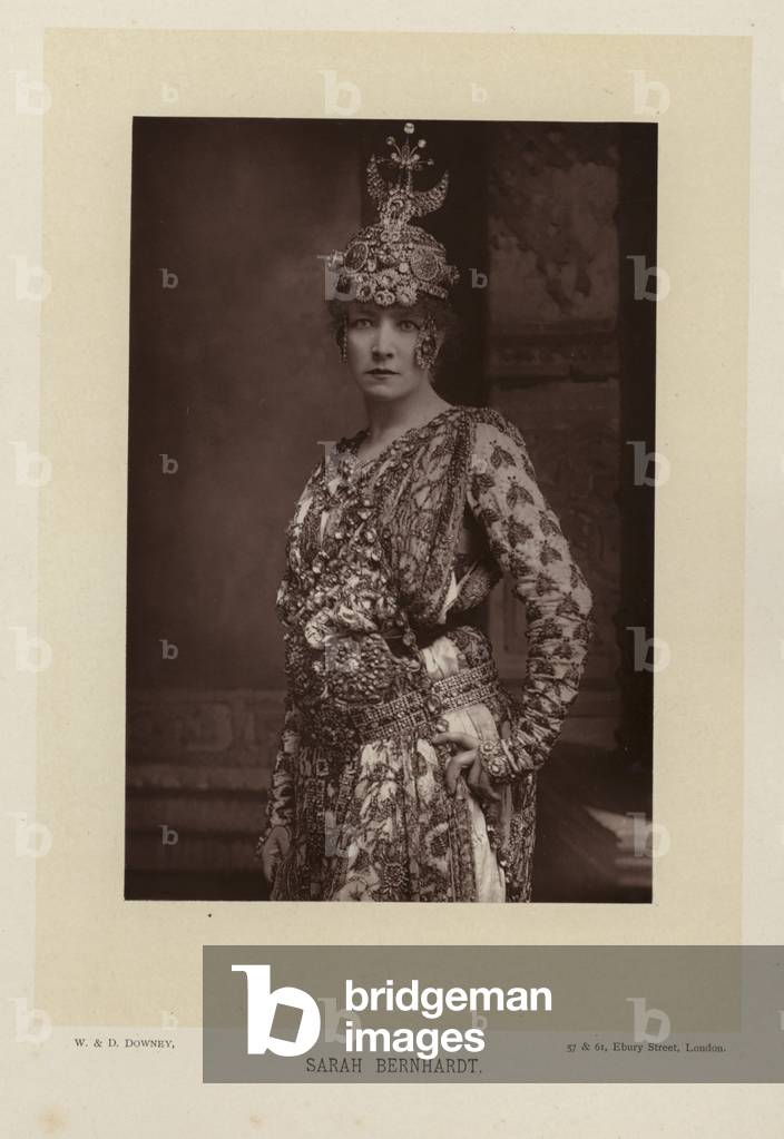 Image de Photographie représentant Sarah Bernhardt (photo n/b) 1801 par English Photographer