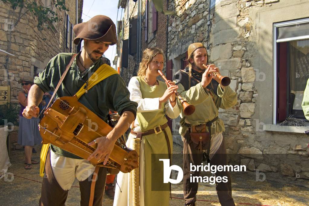 Immagine di Fotografia "Musicisti in costume medievale" di Odile Noel