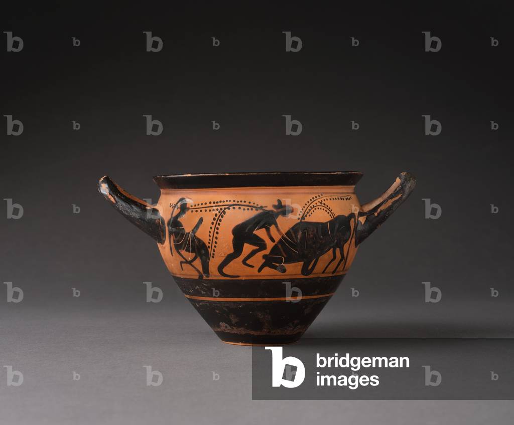 Attischer schwarzfiguriger Keramikbecher mit Darstellung einer mythologischen Szene, 490 v. Chr. - 460 v. Chr.