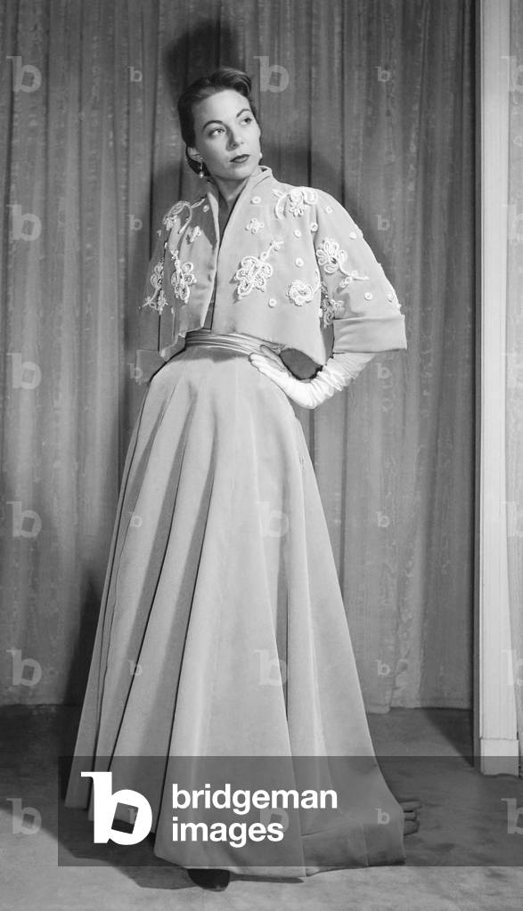 Image de Photographie représentant Germaine Lecomte fashion 1951, b/w