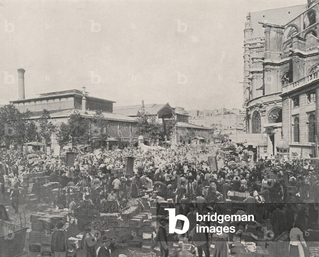 Bild von Fotografie "Paris: Zentralmarkt und St. Eustache Kirche (s/w Foto)" von French Photographer