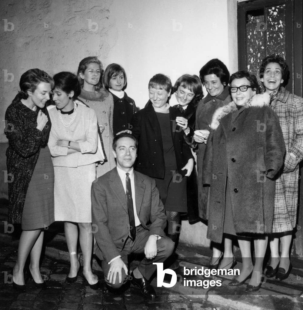 Bild von Fotografie "Mitglieder der Jury im französischen Filmpreis (genannt „Prix Femina“) Für den Filmemache