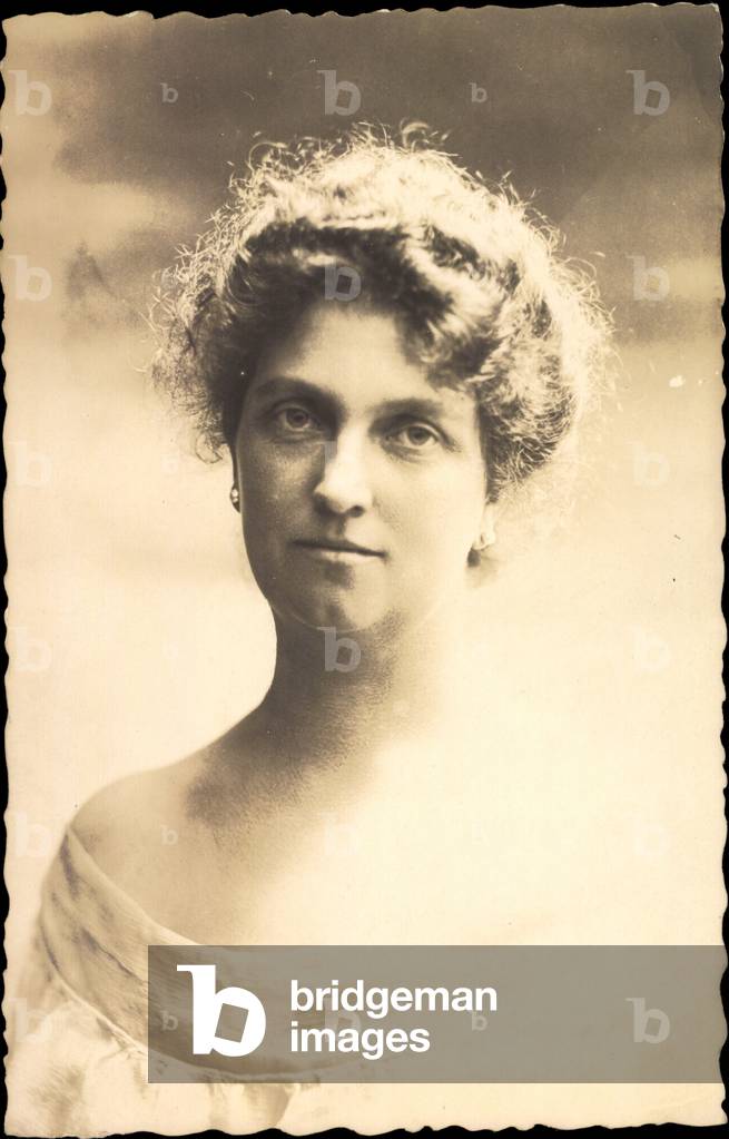 Bild von Fotografie "Ak Kronprinzessin Luise von Sachsen und Toscana" von German Photographer, b/w