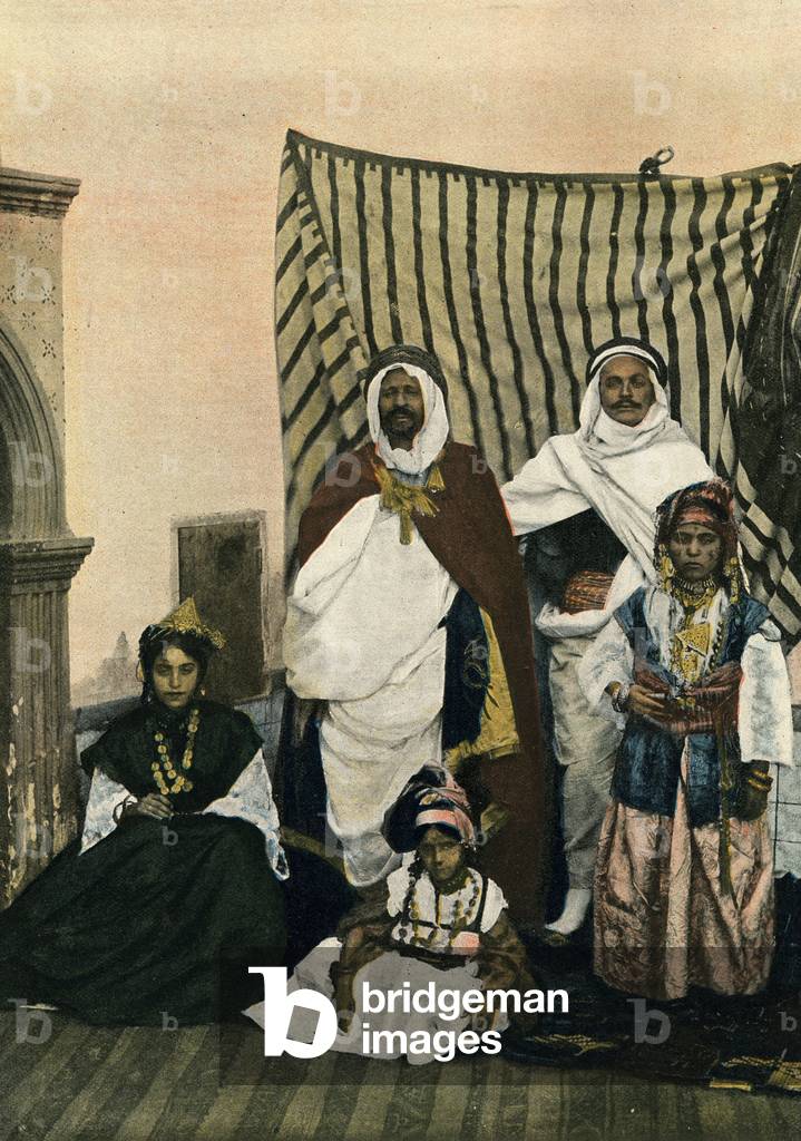 "Algerien kaid und seine Familienfotografie um 1910" 1910 von Unknown Artist
