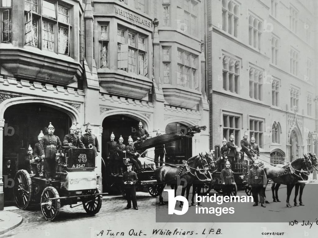 Immagine di Fotografia "Whitefriars Fire Station" 1904 di English Photographer