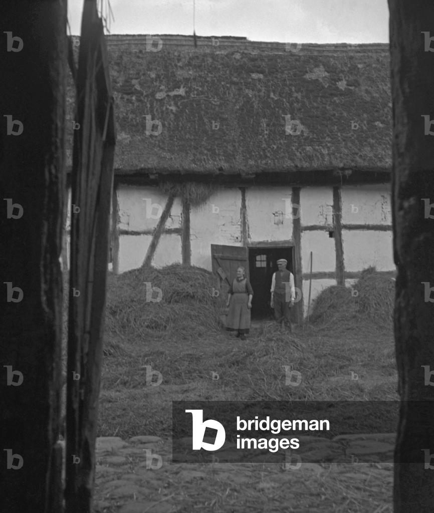 Immagine di Fotografia "Contadini nella loro fattoria in Pomerania" 1930