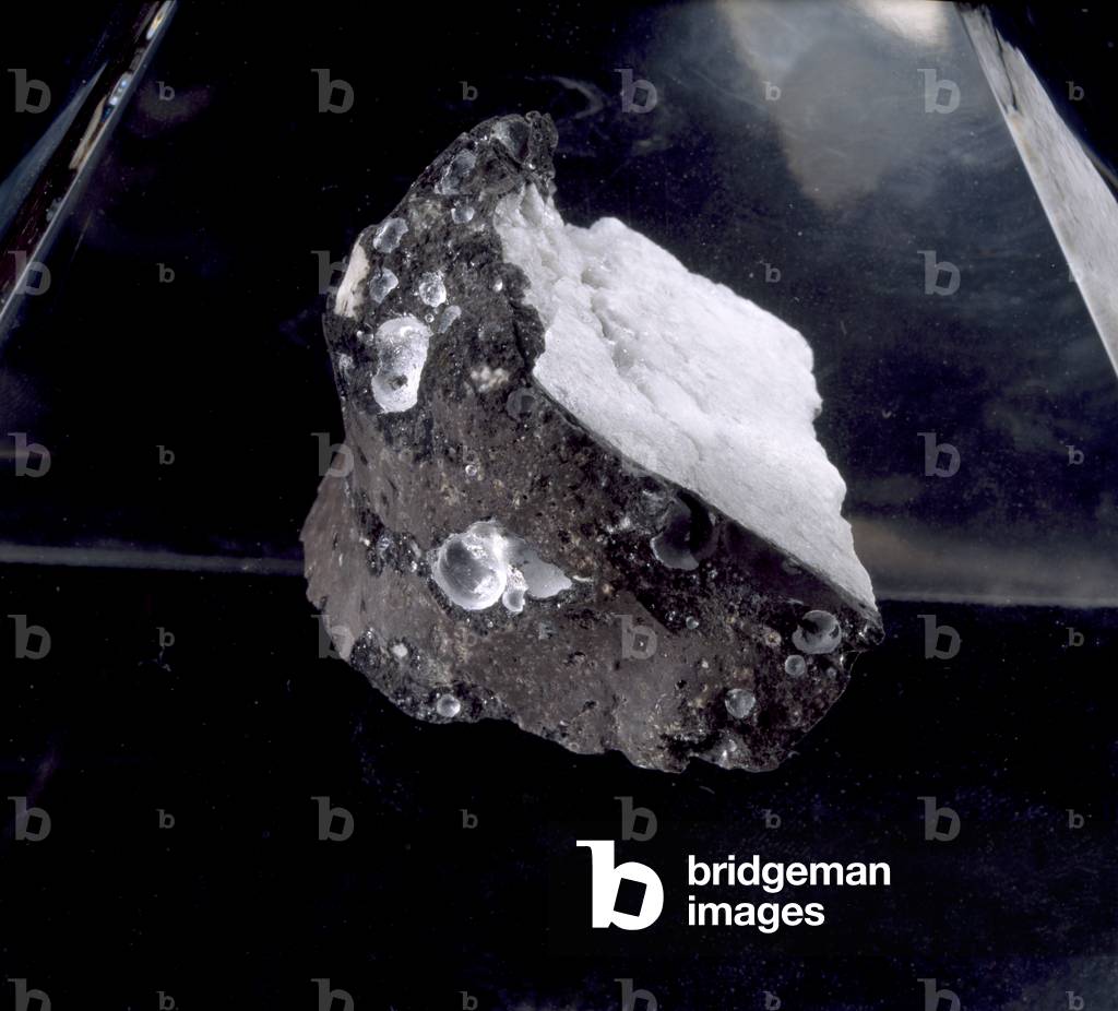 Anorthosite breccia, roche de lune (photo)