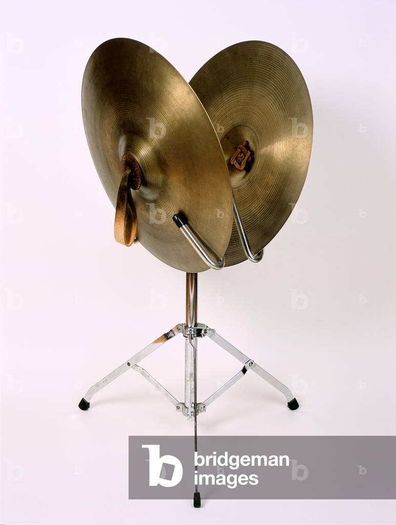 Clashed cymbals on