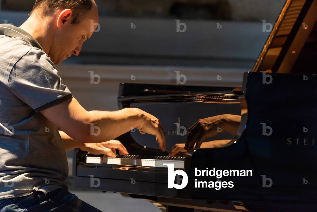 Bild von Fotografie "Der Pianist Nelson Goerner" 2019 von Michel Garnier