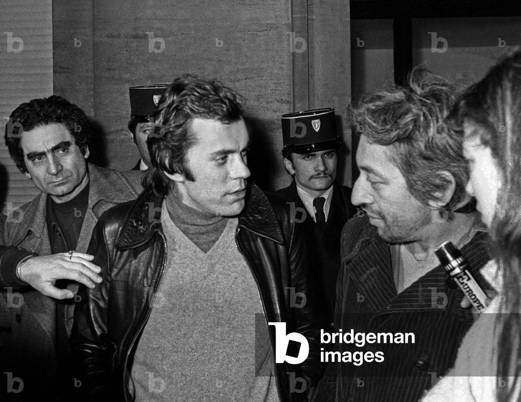 Bild von Fotografie "Serge Gainsbourg und Jane Birkin in Louis Hazans Haus in Paris nach seiner Entführung" 19