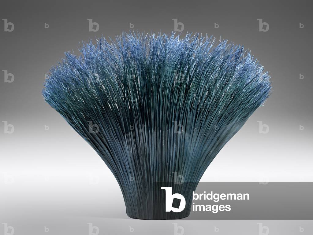 "Blue Fan" 2000 di Mary Merkel-Hess, b/w