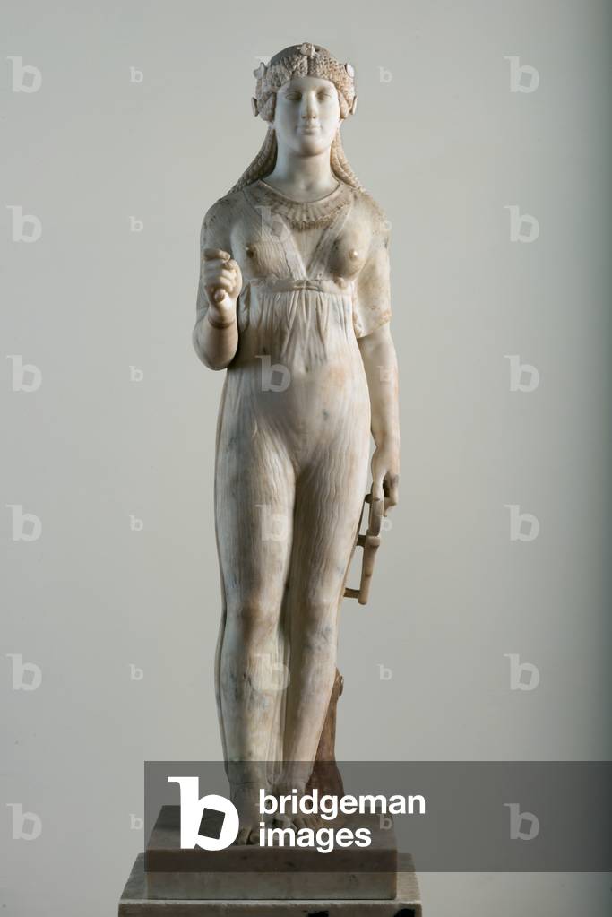 Immagine di Scultura "Arte romana: Statua di Iside in marmo con tracce di colore da Pompei - Tempio di Iside -