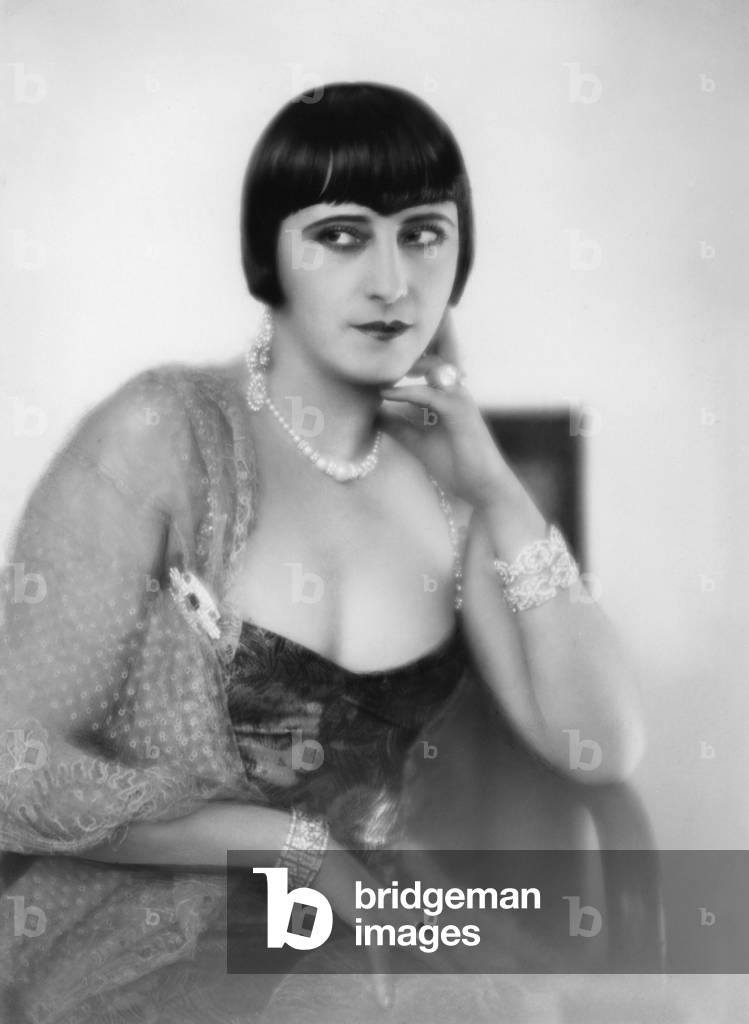 Immagine di Fotografia "Rina De Liguoro" 1920, b/w