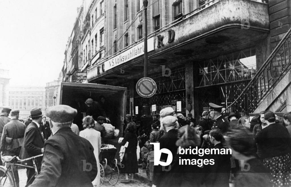 National Socialist People's Welfare in Lille, 1940 (b/w photo)