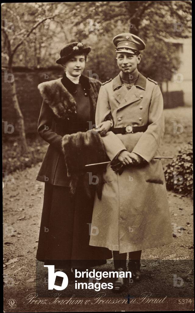 Immagine di Fotografia "Ak Principe e la Principessa Joachim di Prussia" di German Photographer, b/w