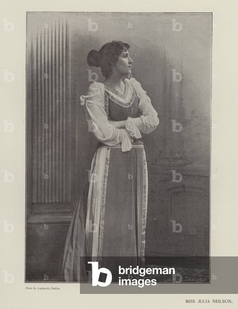 La signorina Julia Neilson (foto in b/n)