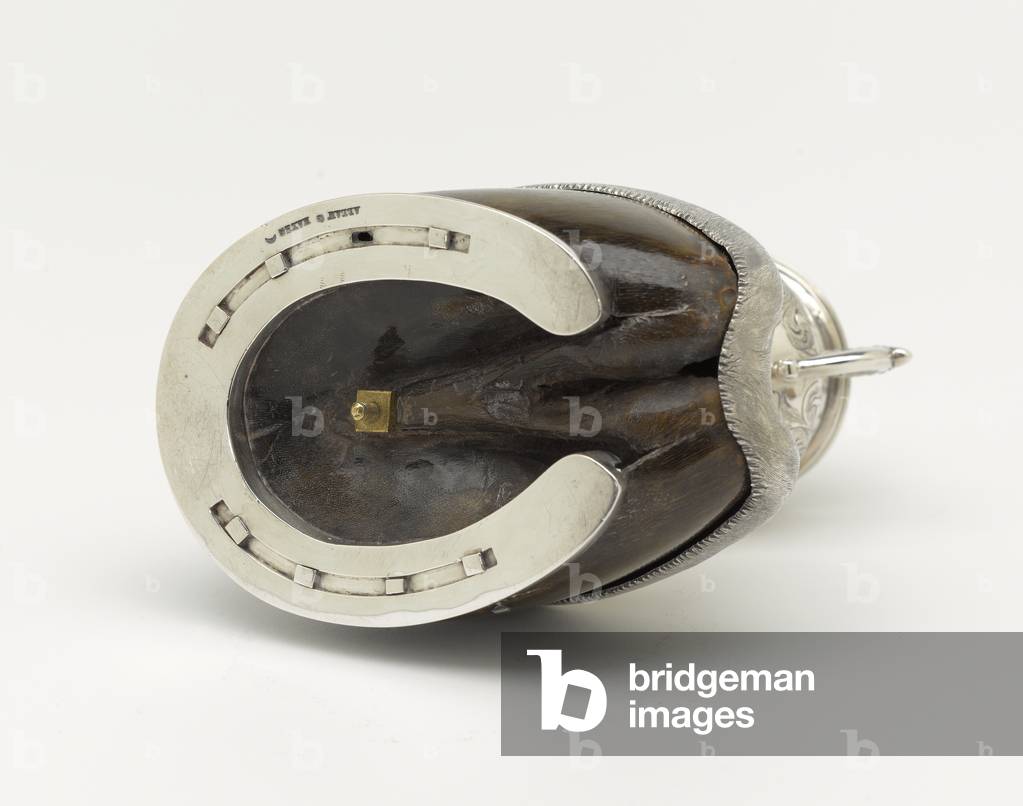 Image of Militaria depicting Silver mounted desk set of two polo ponys hooves 1865 by Indian Artist