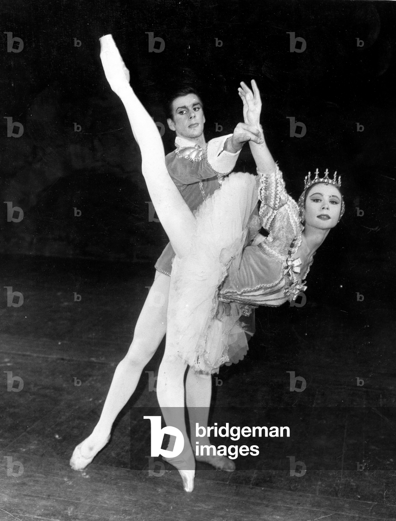 Immagine di Fotografia "Svetlana Beriosova e Donald Macleary durante le prove per il balletto che si terrà all