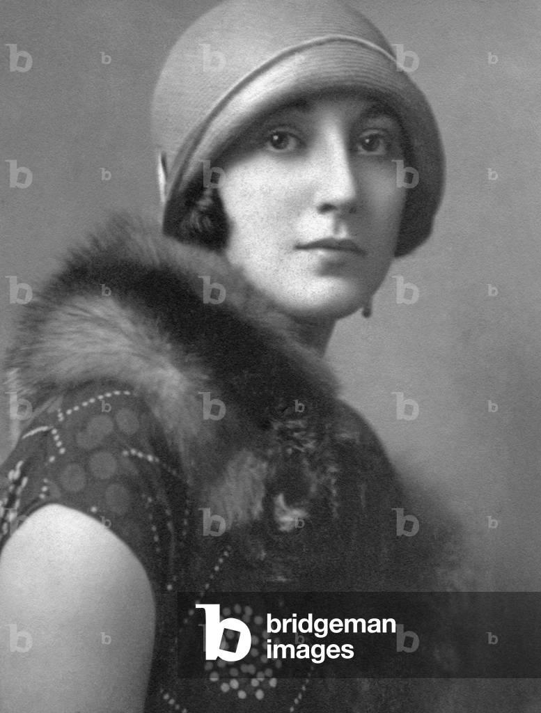 "Cappello moda anni '20" 1920, b/w