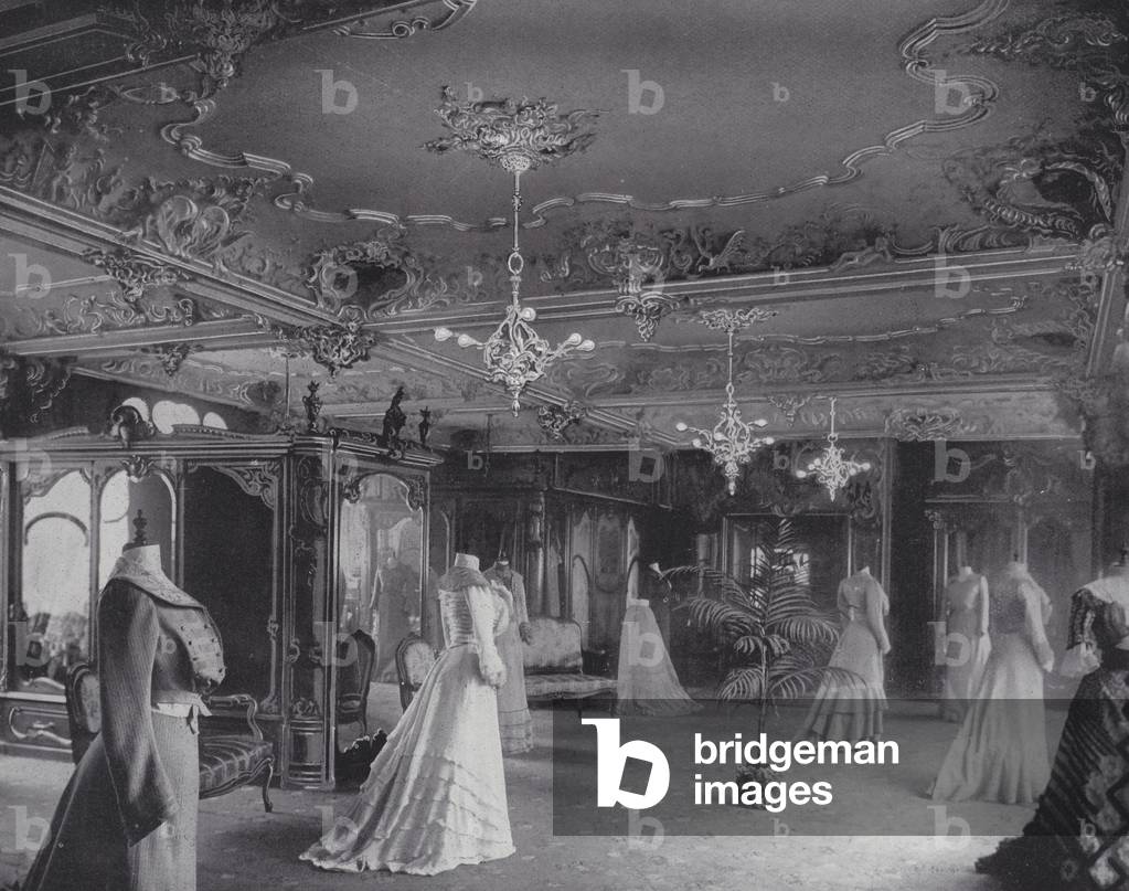 Bild von Druck "Kostümsalon" von English School, b/w