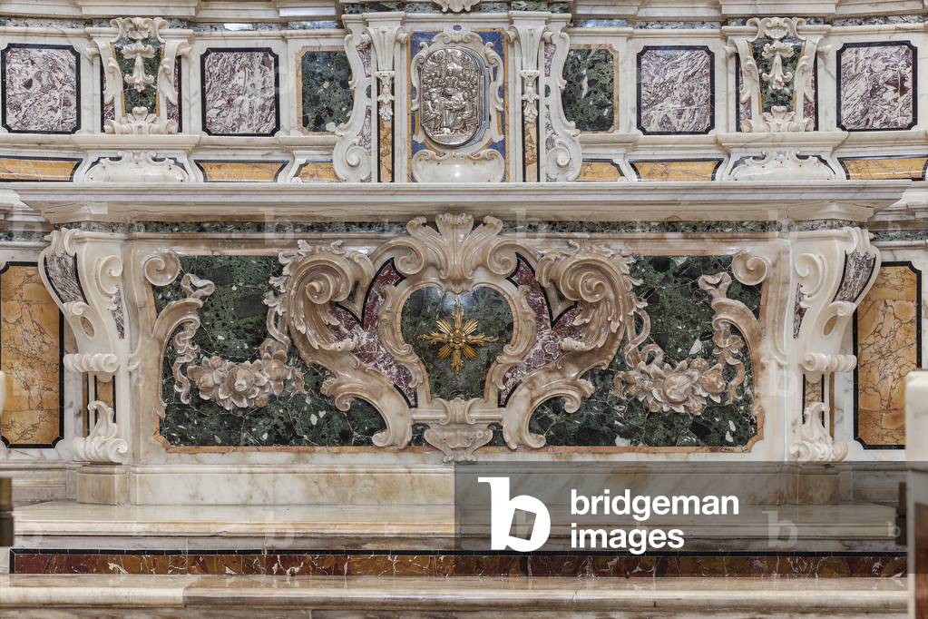 Right nave, Chapel of the Sacrament, Basilica of Our Lady of the Madia, Monopoli, Bari, Italy (photo)