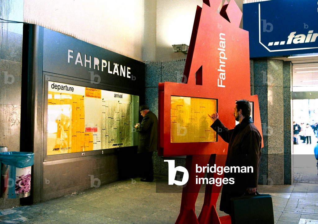 Bild von Fotografie "Fahrpläne" 1999 von Fritz Rust
