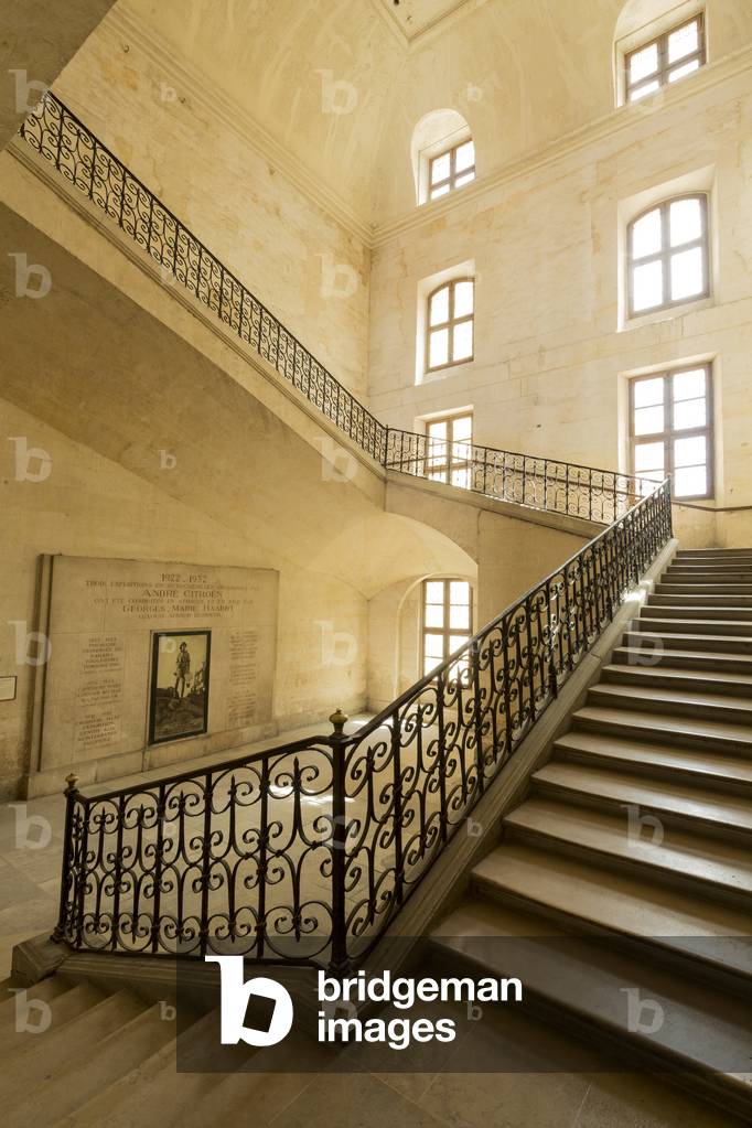 Image of Photography depicting The stairs of the hotel des Invalides (1670)