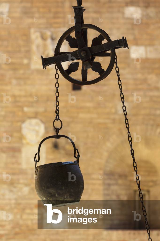 Nun, Siena, Toskana, Italien (Foto)