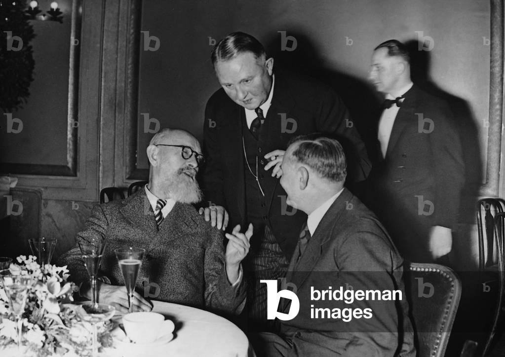 Bild von Fotografie "Robert Bosch mit Allmers und Sablotnik auf der Internationalen Automobilausstellung" 1937