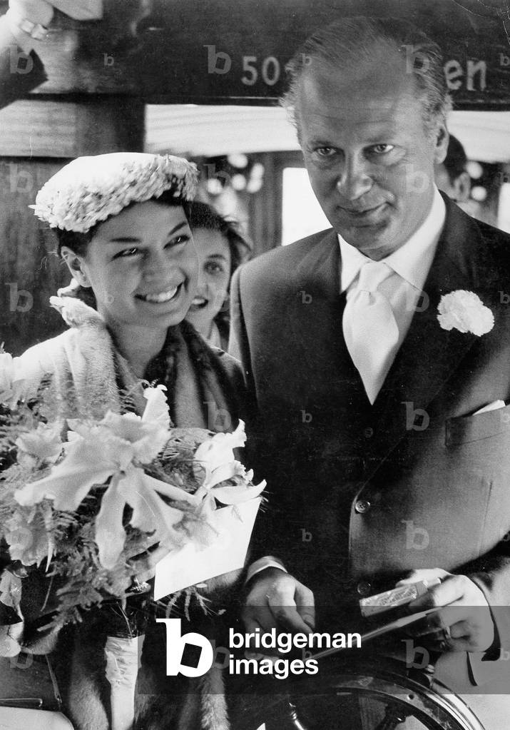 Le mariage de Curd Juergens et Eva Bartok à Schliersee, b/w