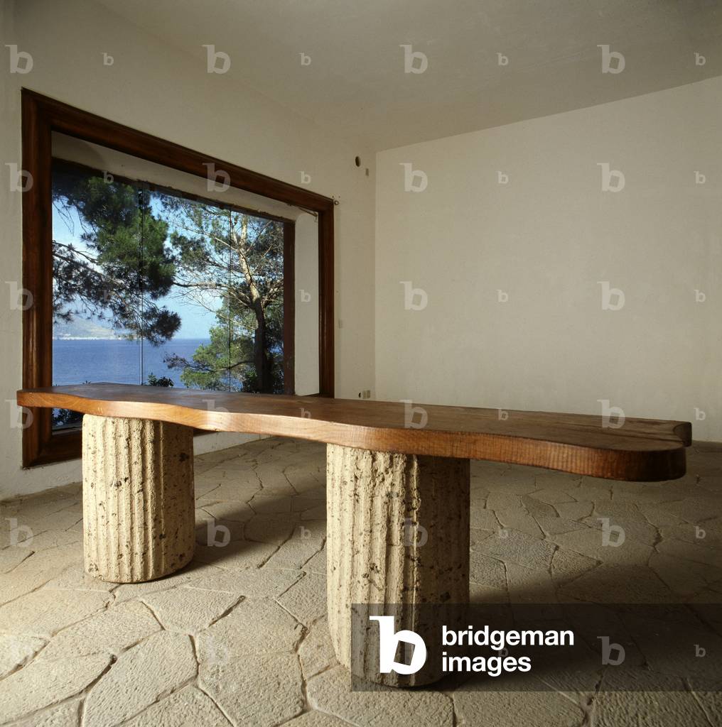 Zeitgenössische Architektur: Tisch im Wohnzimmer - Casa Malaparte, 1938-1940