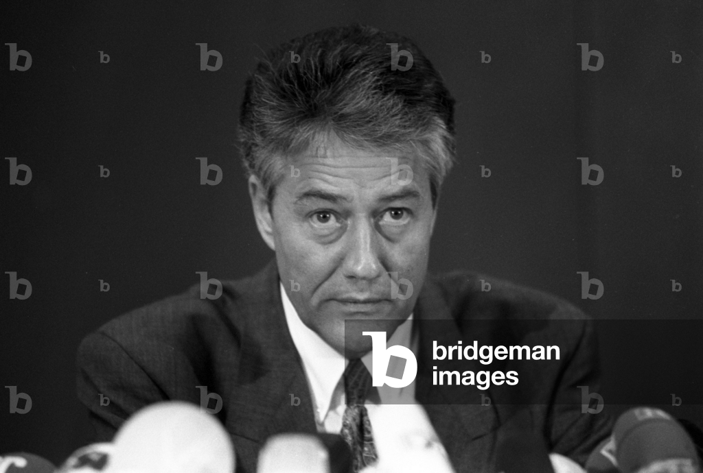 Bild von Fotografie "Björn Engholm (Deutschland SPD-Vorsitzender) während einer Pressekonferenz …" 1992