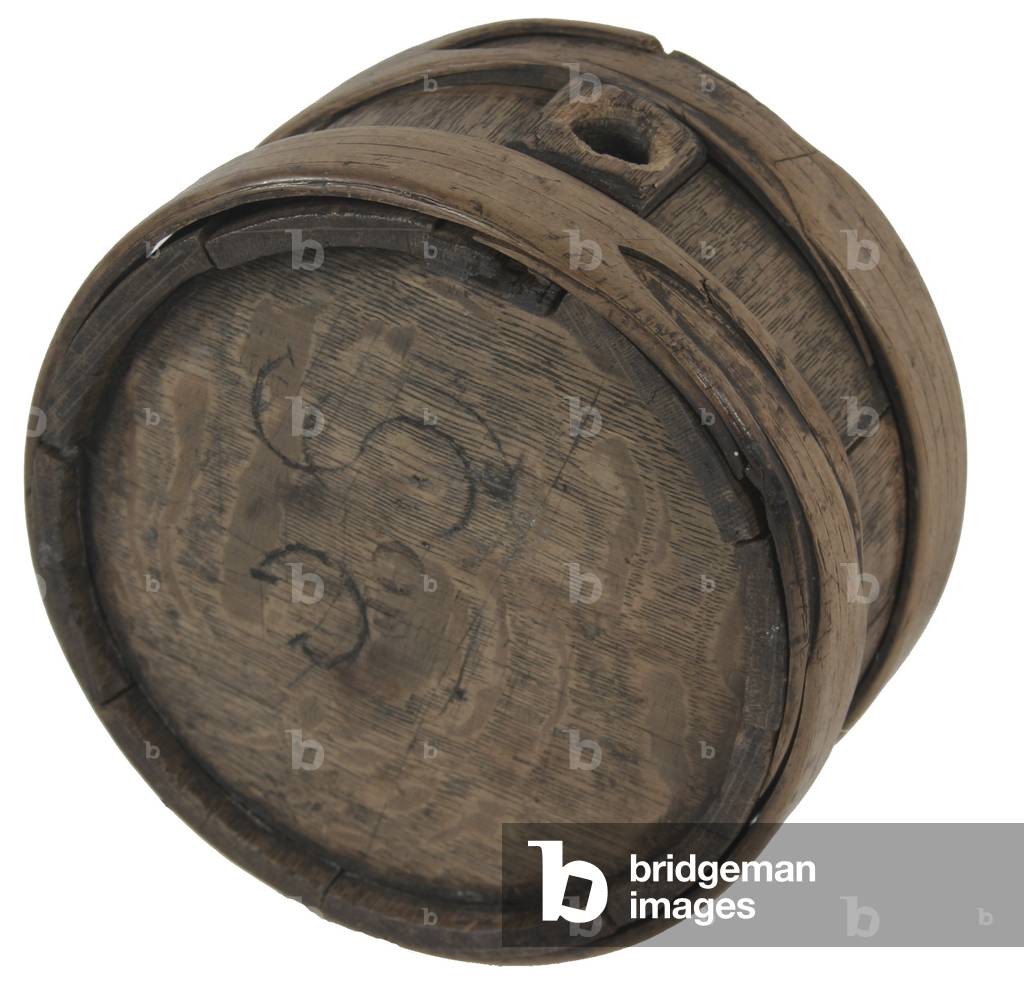 American Revolutionary War wooden canteen with carved initials on the sides