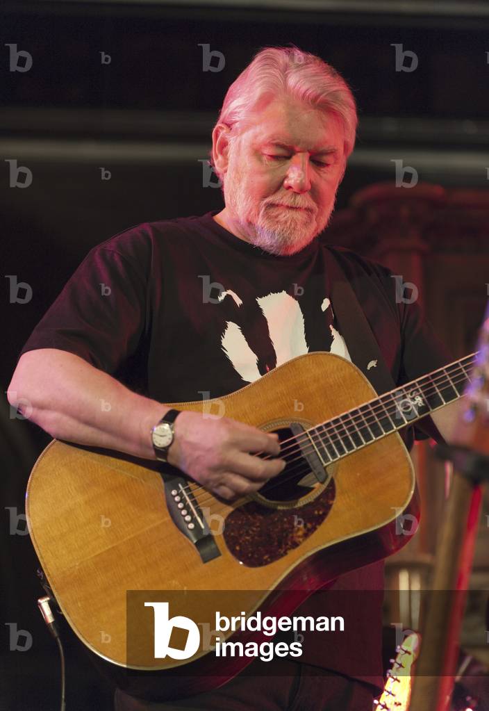 Immagine di Fotografia "Simon Nicol (Fairport Convention) (foto)" di Paul Tomlins