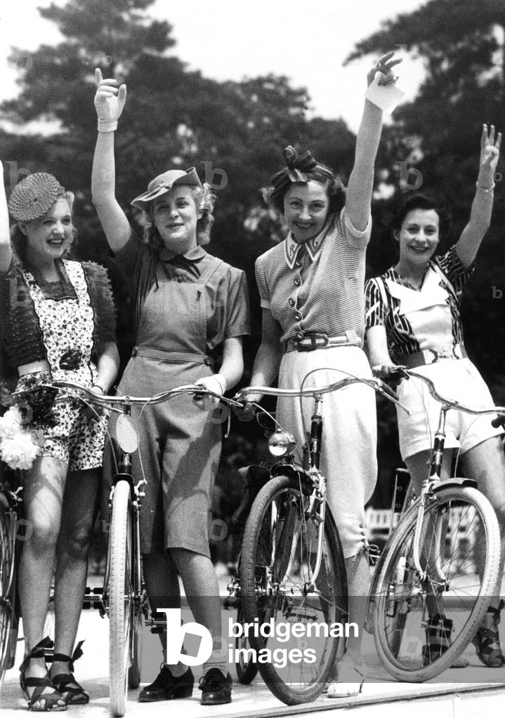 Bild von Fotografie "Fahrradtag 1939" 1939, b/w