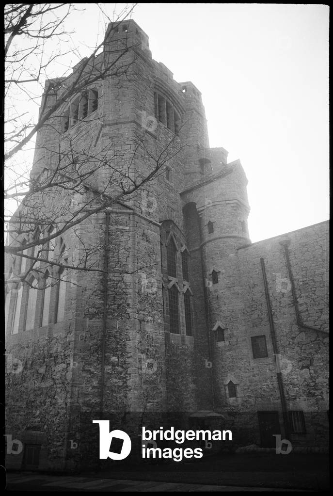 Una vista esterna della torre di St Andrew' s Church, vista da nord-est, St Andrews Church, Park Avenue, Roker