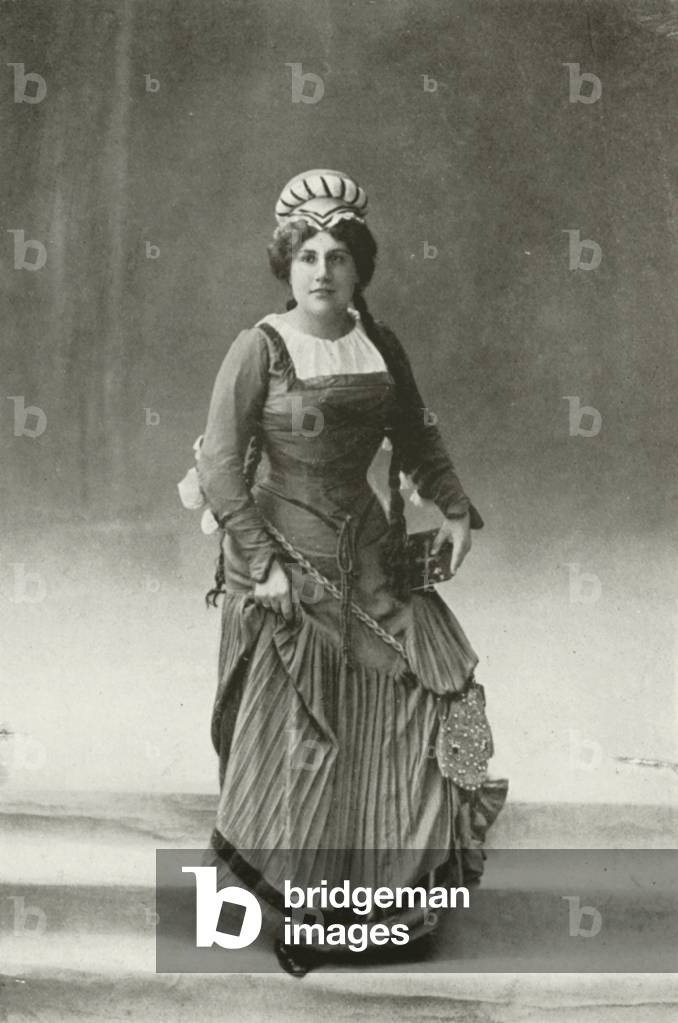 Destinn nei panni di Marguerite (foto in b/n)