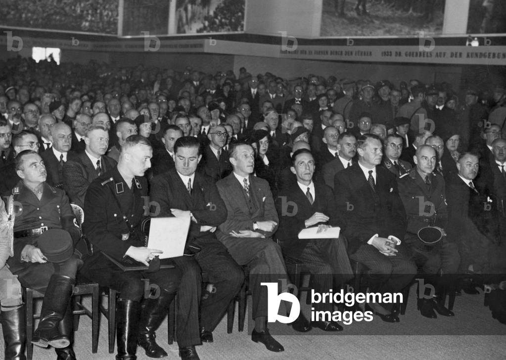 Immagine di Fotografia "Joseph Goebbels all'inaugurazione di una mostra" 1933, b/w