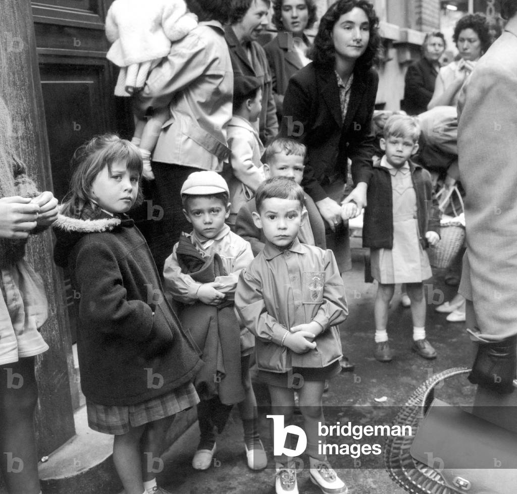 Bild von Fotografie "Beginn des neuen Schuljahres 16. September 1960 (Foto)" 1960, b/w